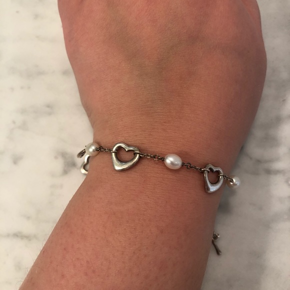 Elsa Peretti Open Heart and Pearl Toggle Bracelet - Picture 3 of 3